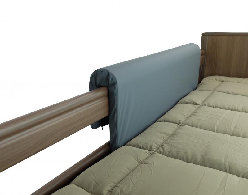 *Bescherming uit schuimrubber voor de zijsteunen van het bed (90 cm)