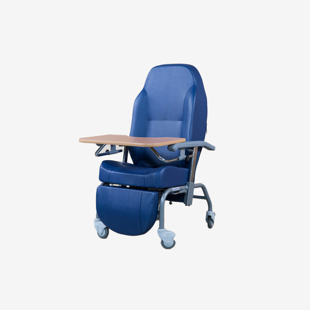 Fauteuil gériatrique "Normandie" sur roulettes avec appui-tête et tablette